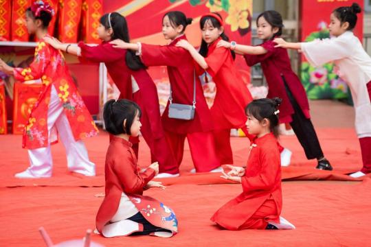 HOẠT ĐỘNG TRẢI NGHIỆM “XUÂN YÊU THƯƠNG – TẾT SUM VẦY” 🌸